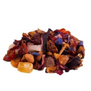 Fruktige teblader med hint av våren og hvit bakgrunn